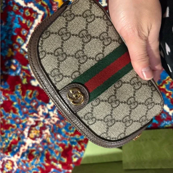 Gucci cosmetic pouch !! - Picture 5 of 7